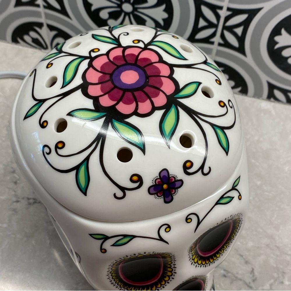 Scentsy Calavera Sugar Skull Día De Los Muertos Full Size Warmer Retired - Picture 2 of 13